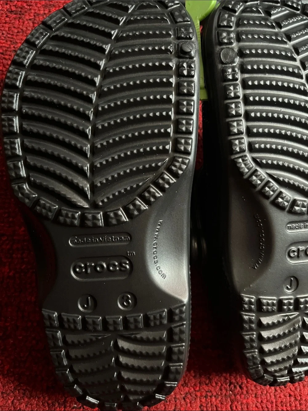NWT CROCS Kids Classic Clog in Black